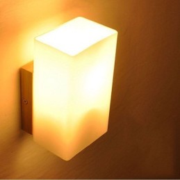 Lámpara de pared nórdica de madera con pantalla de cristal