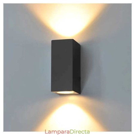 Lámpara de pared moderna y sencilla de aluminio para interiores. Lámpara de pared moderna y sencilla de aluminio para interiores.