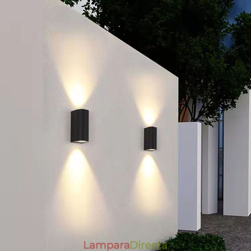 Lámpara de pared moderna y sencilla de aluminio para interiores.