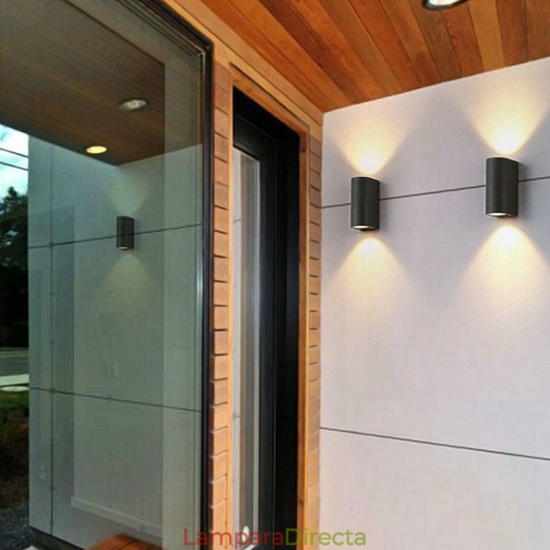 Lámpara de pared moderna y sencilla de aluminio para interiores.