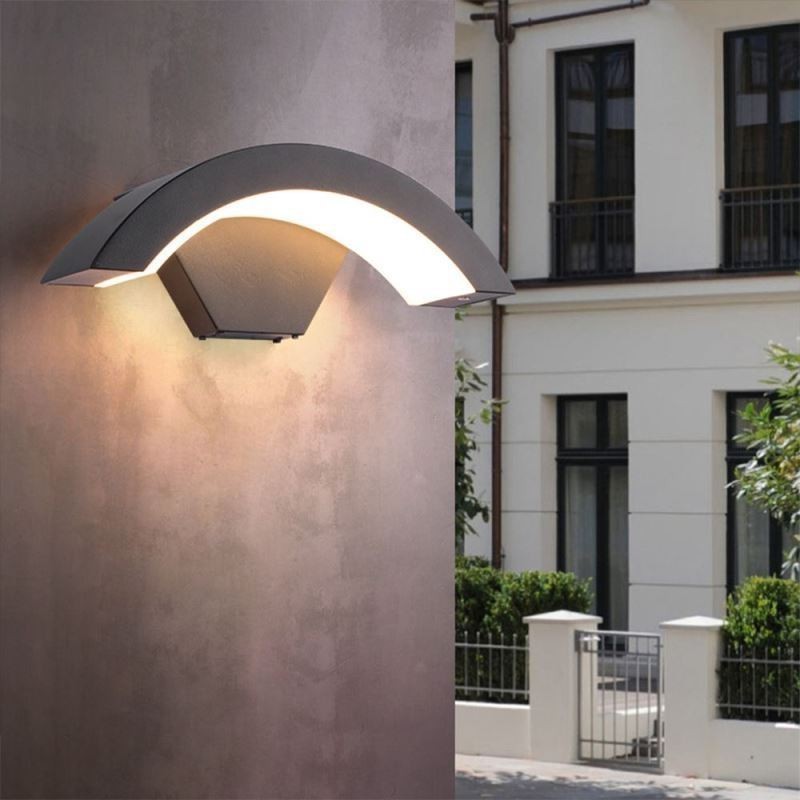 Lámpara minimalista de aluminio para jardín, luz de pared en forma de media luna, resistente al agua