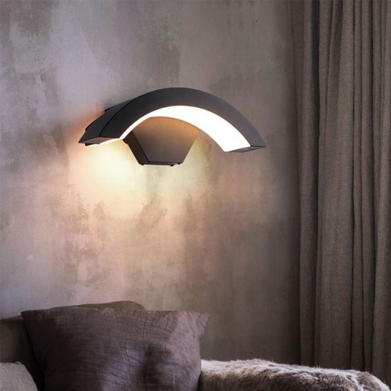 Lámpara minimalista de aluminio para jardín, luz de pared en forma de media luna, resistente al agua