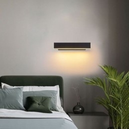 Lámpara de pared giratoria para mesita de noche, de aluminio.
