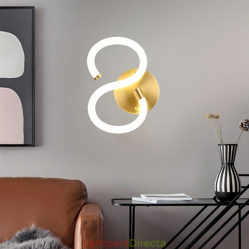Lámpara de pared con letras del alfabeto