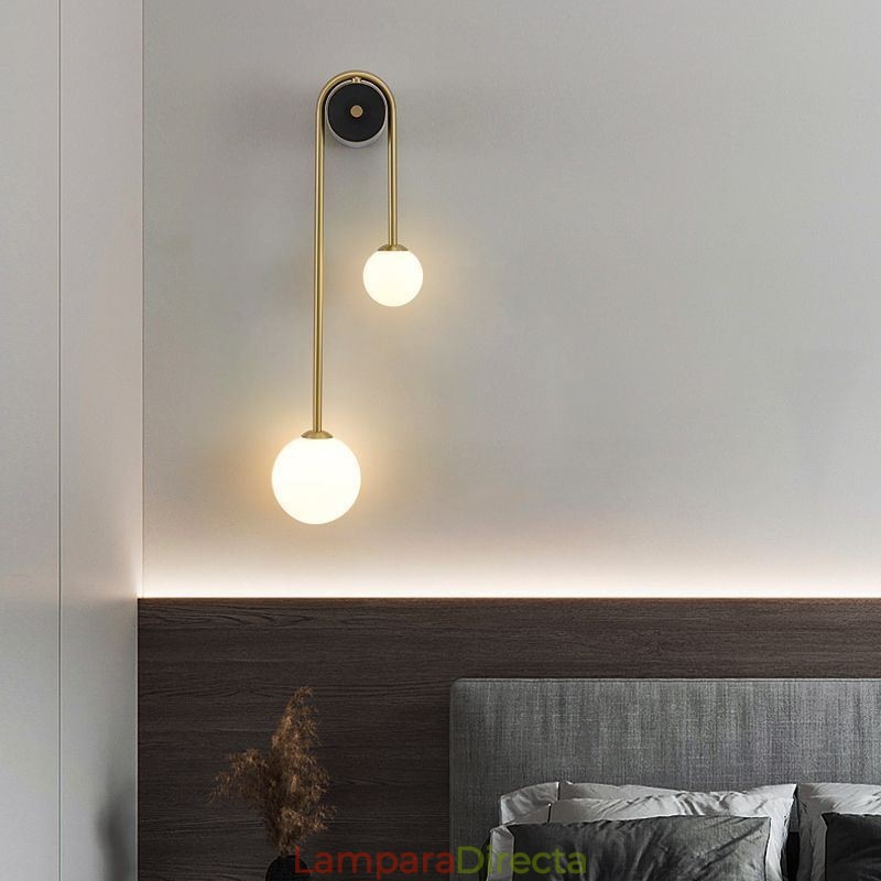 Aplique de pared de vidrio con forma de globo, iluminación moderna de latón.