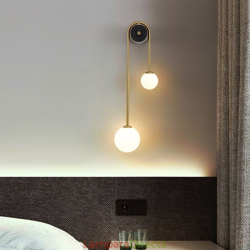 Aplique de pared de vidrio con forma de globo, iluminación moderna de latón.