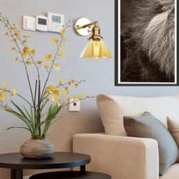 Lámpara de pared moderna con pantalla de cristal
