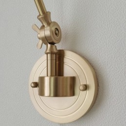 Lámpara de pared moderna con pantalla de cristal