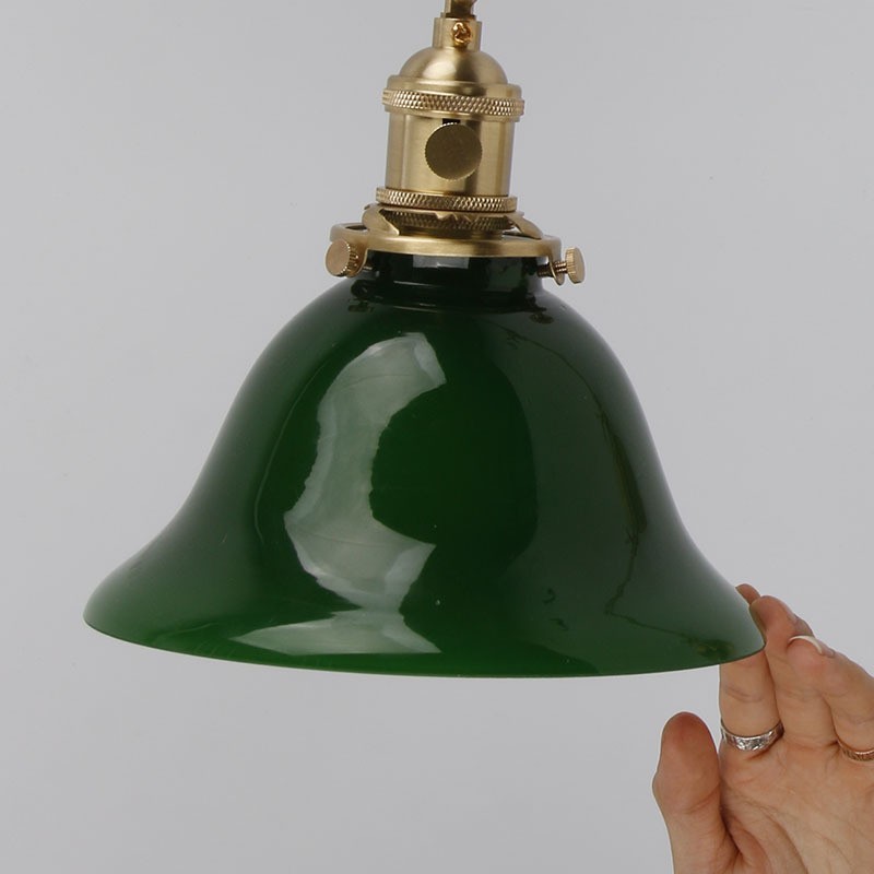 Lámpara de pared moderna con pantalla de cristal