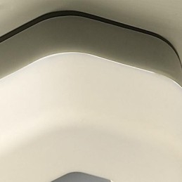 Lámpara empotrada blanca cálida, moderna y sencilla.