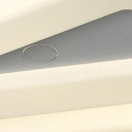 Lámpara empotrada blanca cálida, moderna y sencilla.