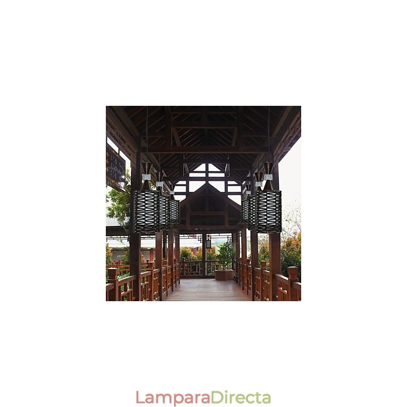 Lámpara colgante de caña tejida a mano con individualidad y artes creativas.