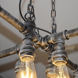 La lámpara de loft desempeña el papel de un viento industrial creativo que restaura las formas antiguas. Lámpara colgante de conducto.