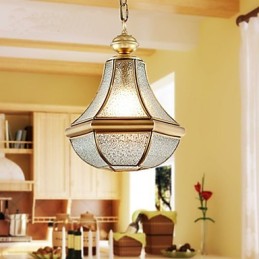 Lámpara colgante pequeña estilo country americano, de cobre y vidrio simple.