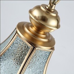 Lámpara colgante pequeña estilo country americano, de cobre y vidrio simple.